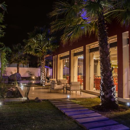 Holiday Inn Express Guadalajara Aeropuerto By Ihg Las Pintas ภายนอก รูปภาพ