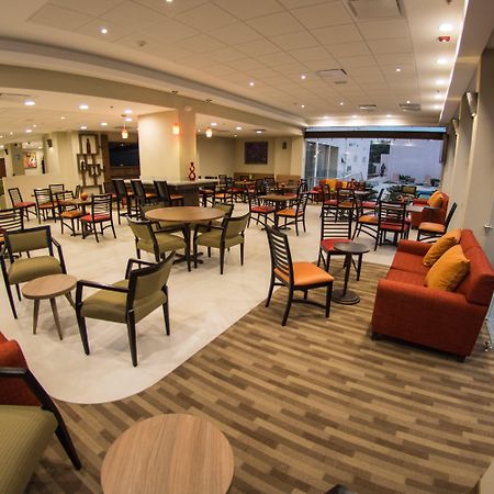 Holiday Inn Express Guadalajara Aeropuerto By Ihg Las Pintas ภายนอก รูปภาพ