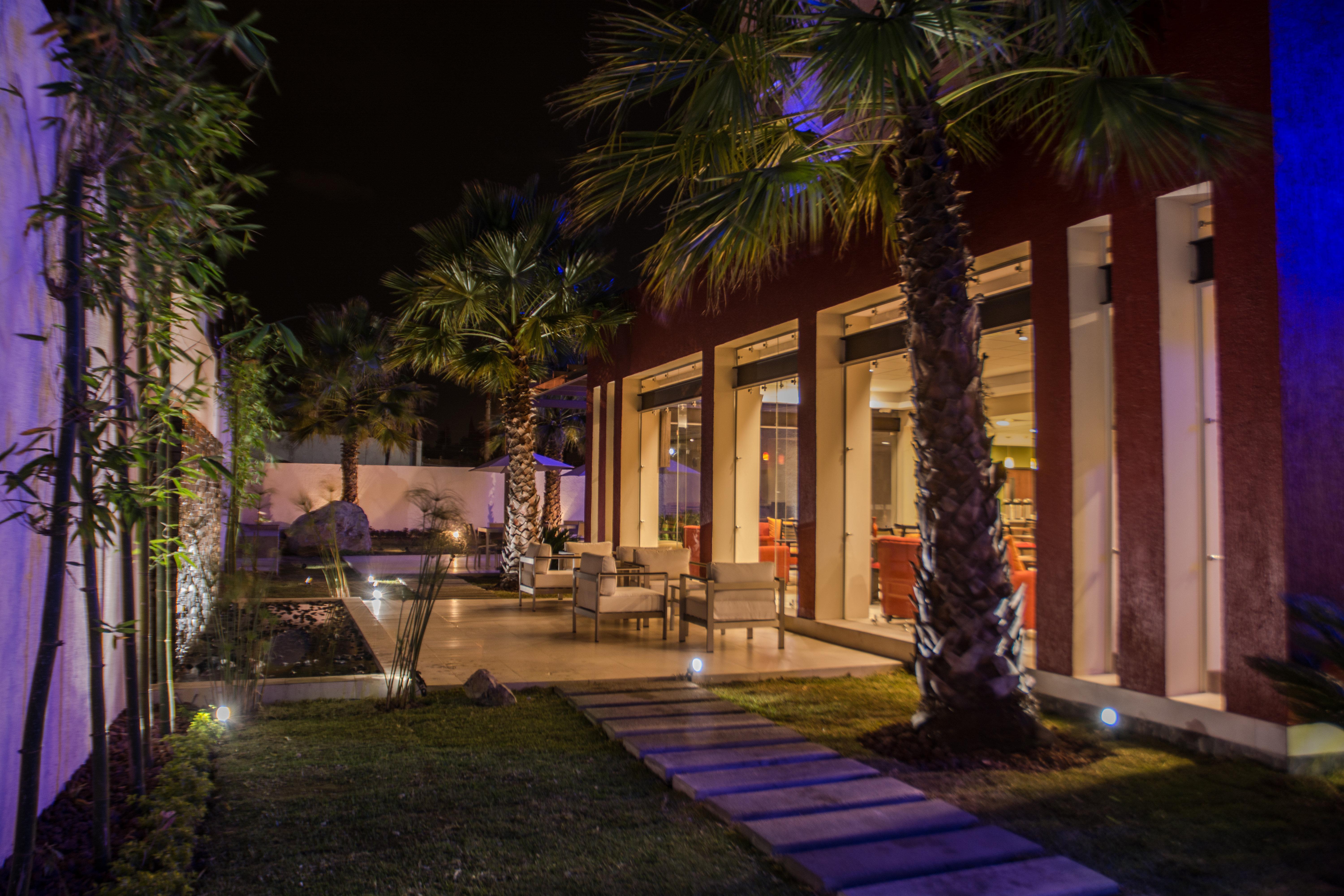 Holiday Inn Express Guadalajara Aeropuerto By Ihg Las Pintas ภายนอก รูปภาพ