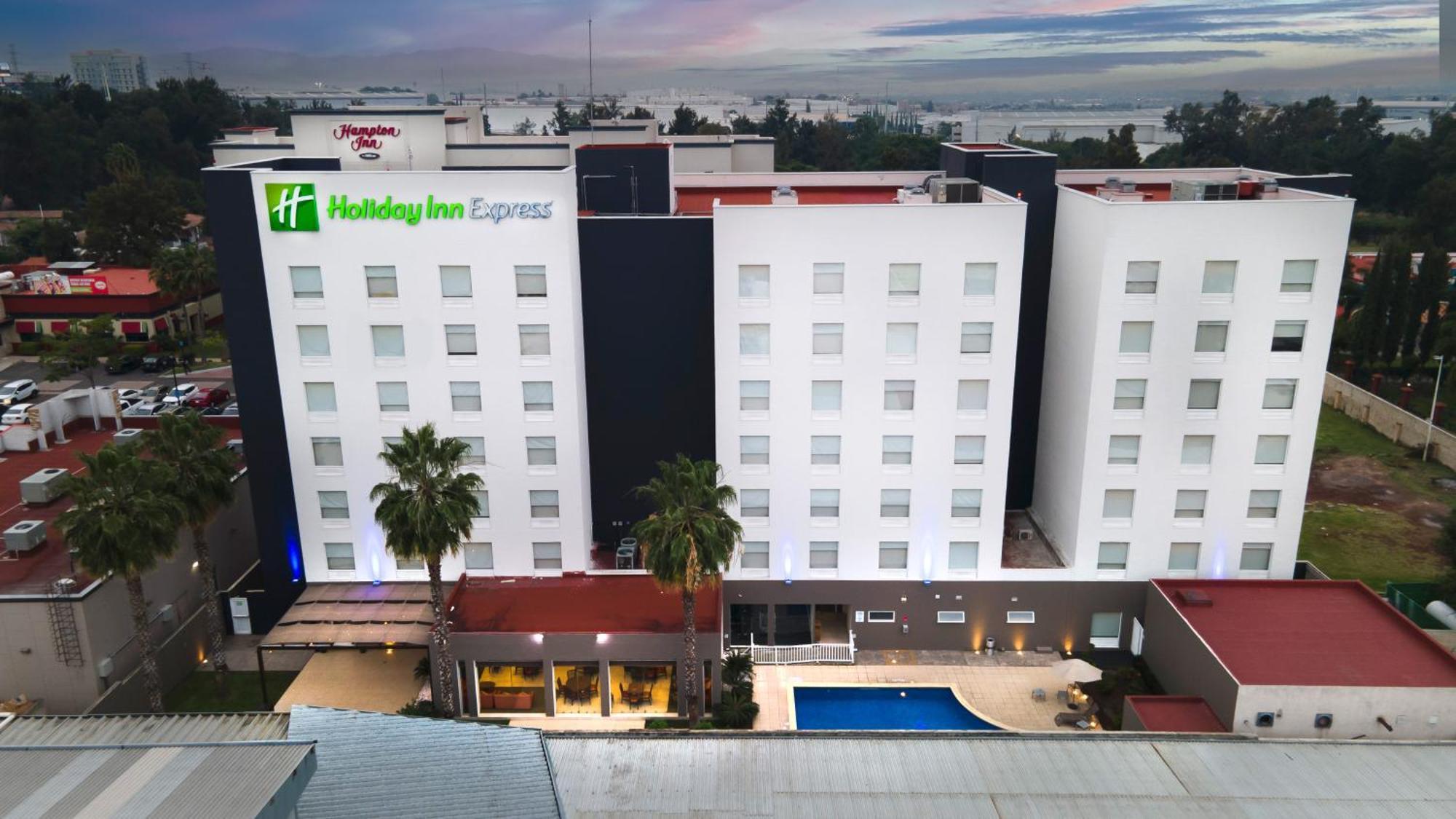 Holiday Inn Express Guadalajara Aeropuerto By Ihg Las Pintas ภายนอก รูปภาพ