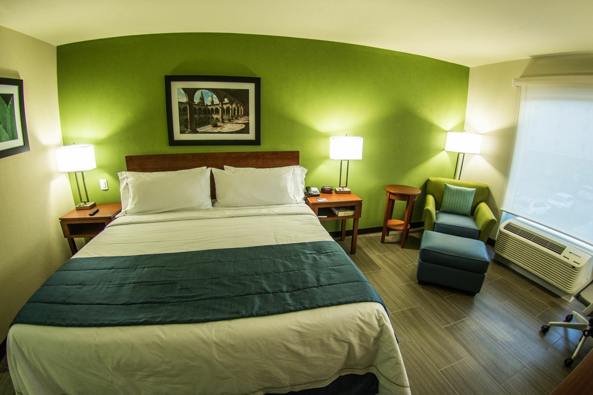 Holiday Inn Express Guadalajara Aeropuerto By Ihg Las Pintas ภายนอก รูปภาพ